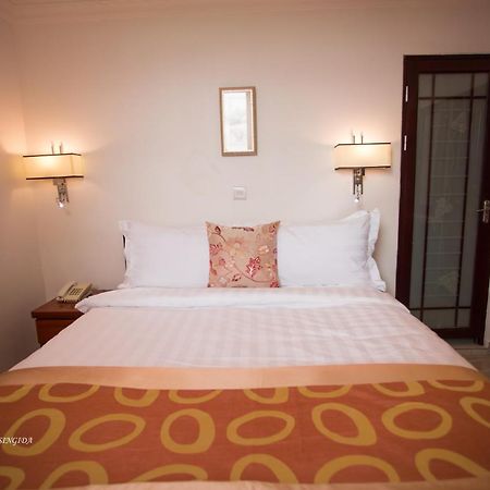 Regency Resort Singida エクステリア 写真