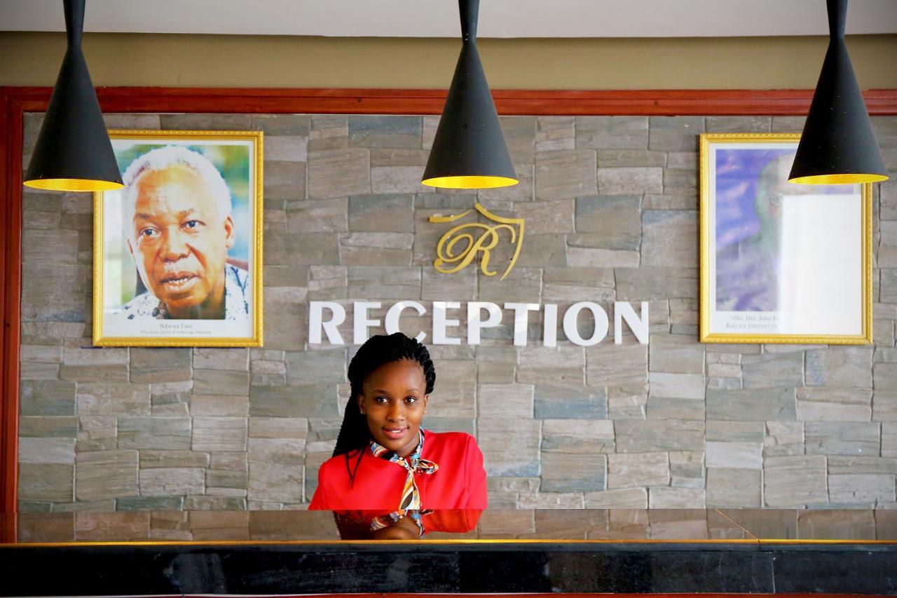 Regency Resort Singida エクステリア 写真