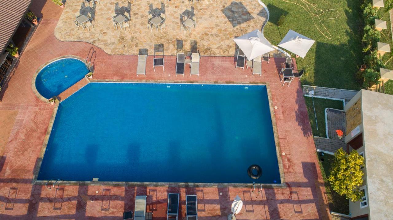 Regency Resort Singida エクステリア 写真
